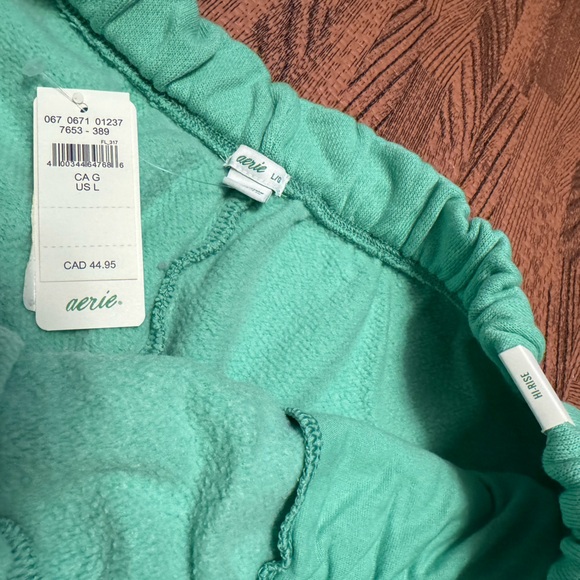 Hi-Rise Sweatshort - Picture 3 of 4